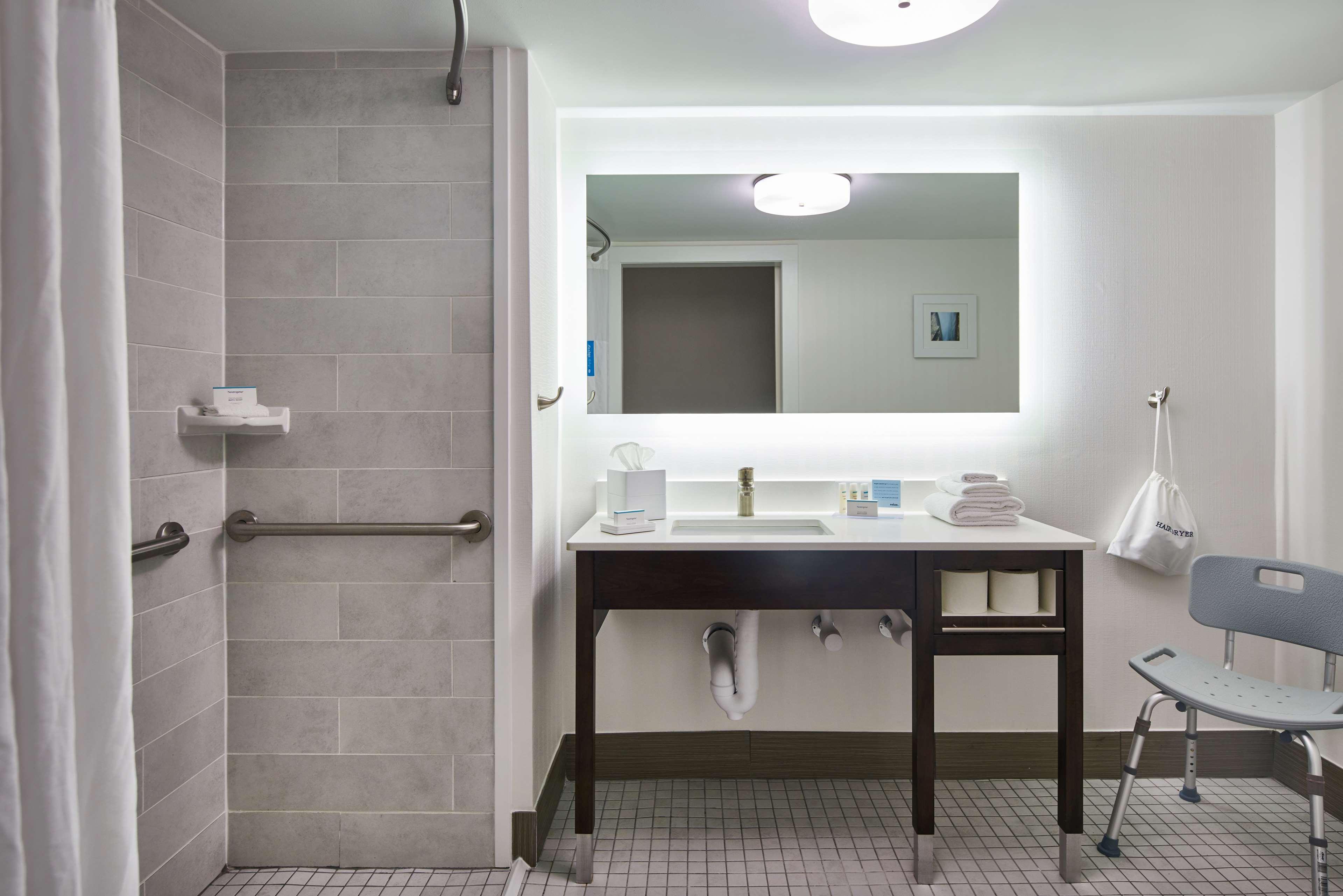 Hampton Inn & Suites Chapel Hill/Durham Экстерьер фото