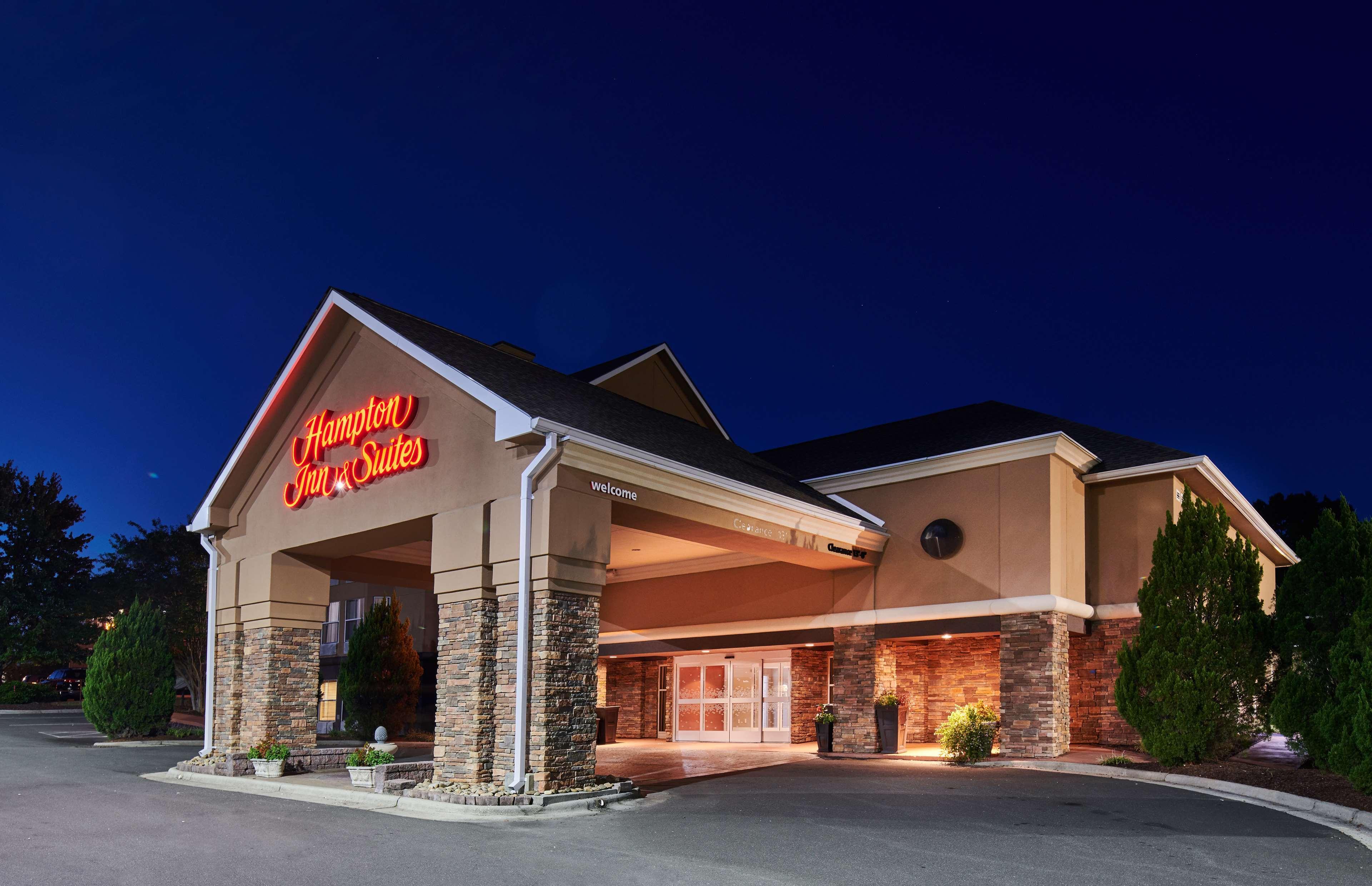 Hampton Inn & Suites Chapel Hill/Durham Экстерьер фото