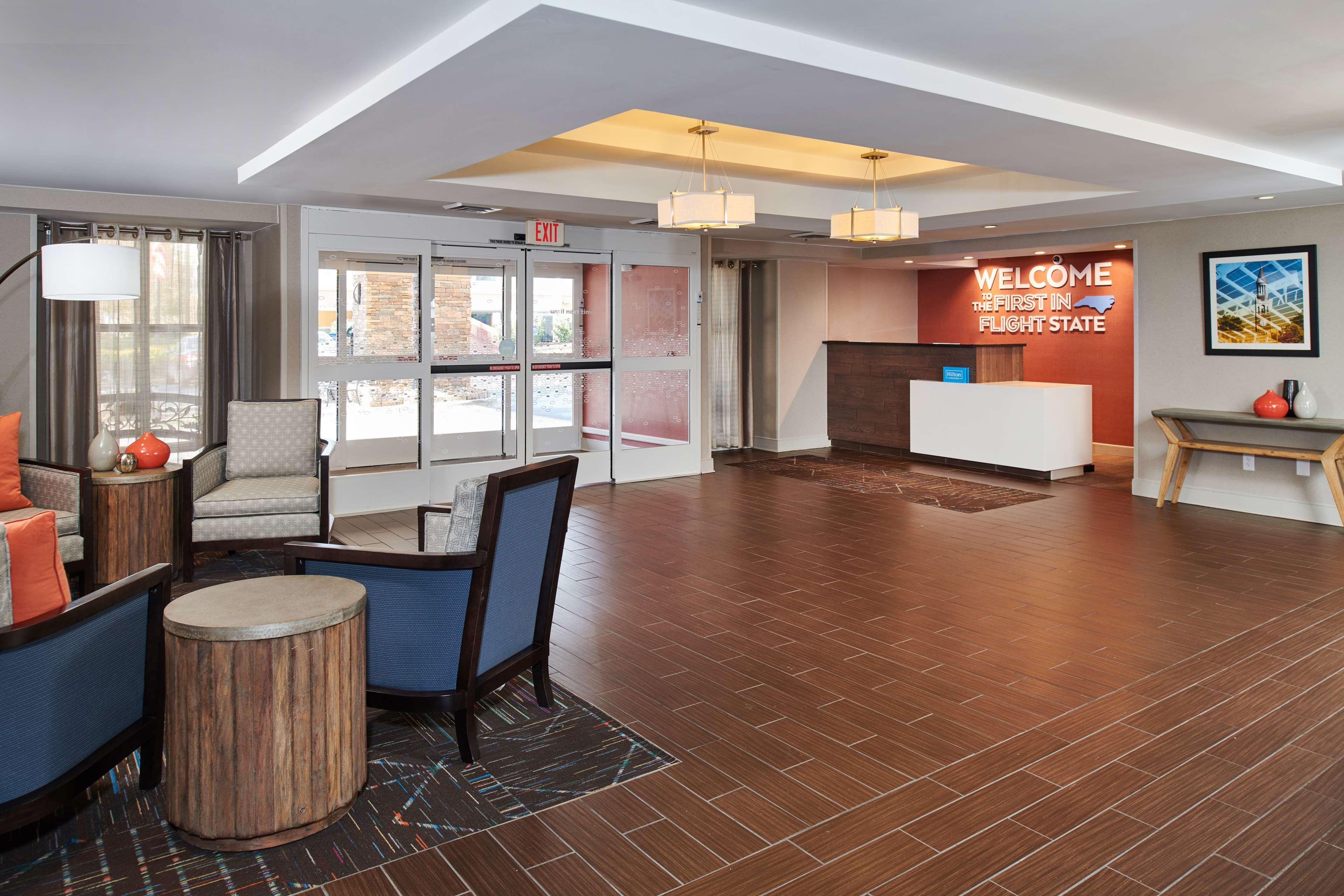 Hampton Inn & Suites Chapel Hill/Durham Экстерьер фото