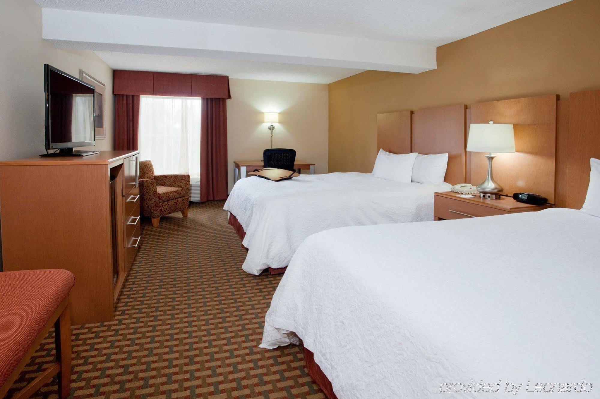 Hampton Inn & Suites Chapel Hill/Durham Экстерьер фото